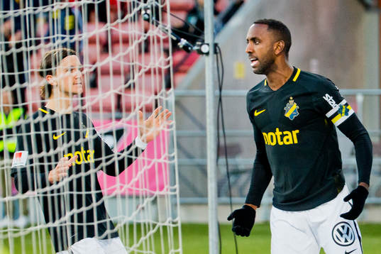 s Henok Goitom gör 1-1 och jublar