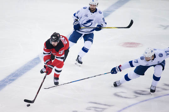 Devils Marcus Johansson och Tampa Bays Nikita Kucherov och