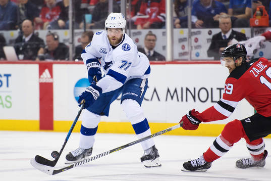 Tampa Bays Victor Hedman och Devils Travis Zajac