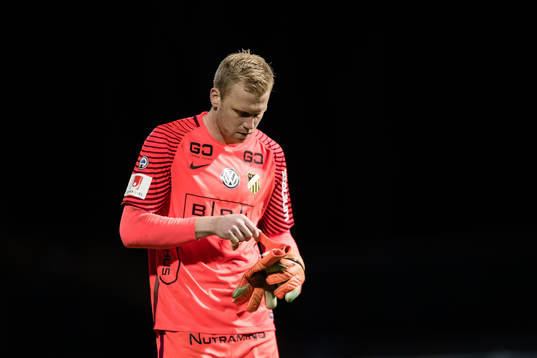 Häckens målvakt Peter Abrahamsson deppar