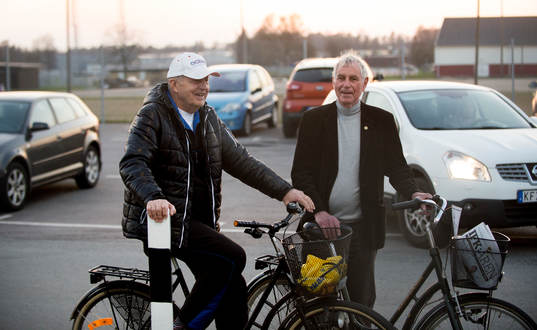 Två supporters, Olle Andersson och Nils Larsson,  i