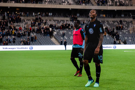 Malmö FFs Carlos Strandberg deppar