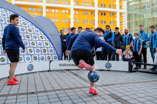 Bläddra bland fler bilder av Fotboll, Skilltwins, Uppvisning