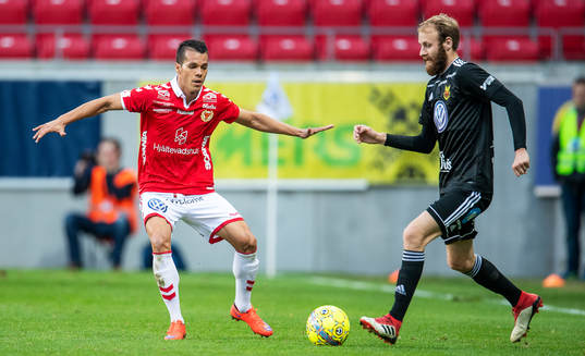 Kalmars Hiago Ramiro och Östersunds Curtis Edwards