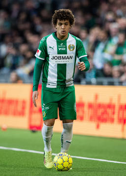Hammarbys Neto Borges med bollen