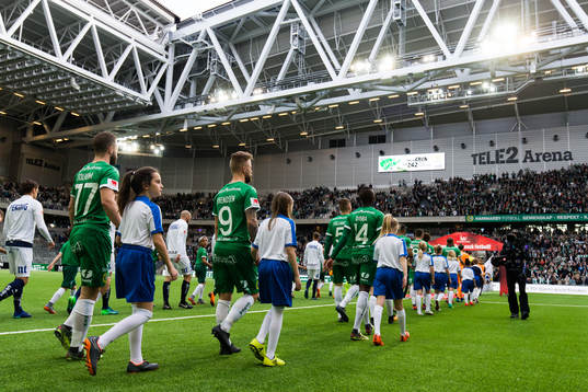 Norrköpings och Hammarbys spelare gör entré