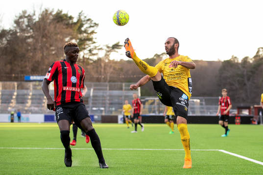 Brommapojkarnas David Ochieng och Elfsborgs Issam Jebali