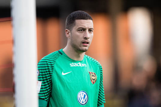 Brommapojkarnas målvakt Nikola Petric