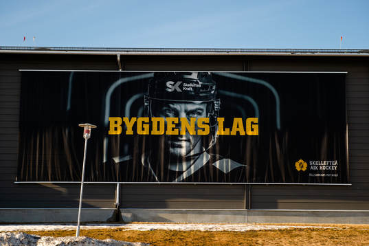Reklam på husvägg