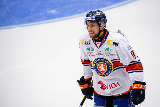 Växjös Robert Rosén jublar