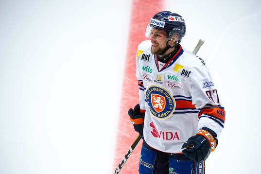 Växjös Robert Rosén jublar
