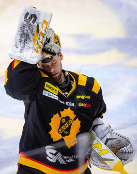 Skellefteås målvakt Joni Ortio deppar