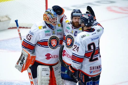 Växjös målvakt Viktor Andrén, Liam Reddox och Brendan