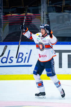 Växjös Elias Pettersson jublar