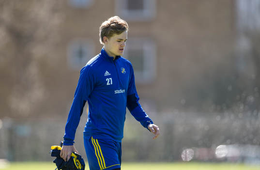 Eskilsminnes Filip Lundeberg innan fotbollsmatchen i