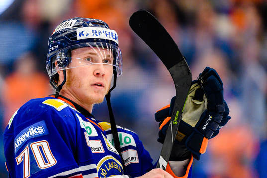 Växjös Dennis Rasmussen jublar