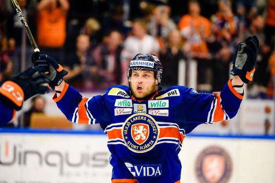 Växjös Oliver Bohm jublar