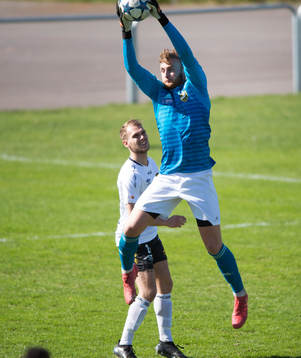 IFK Hässleholms Alexander Nilsson i matchen i division 2