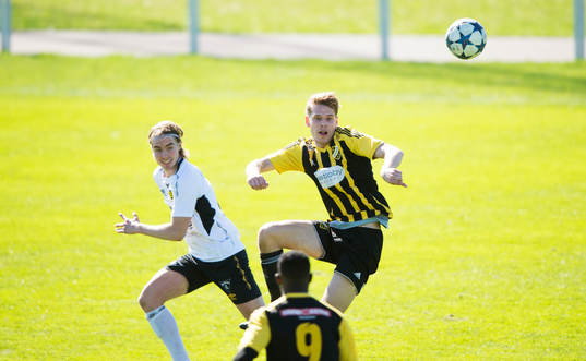 IFK Hässleholms Filip Ranmo i matchen i division 2 Östra