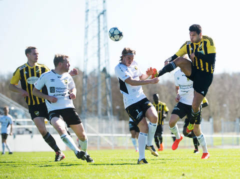 IFK Hässleholms Tommy Filipovic i matchen i division 2