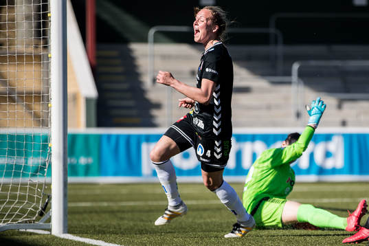 Kristianstads Therese Ivarsson jublar och Limhamn Bunkeflos