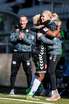 Kristianstads Rita Chikwelu jublar