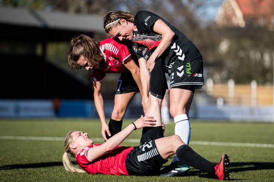 Limhamn Bunkeflos Rakel Hönnudóttir har ont