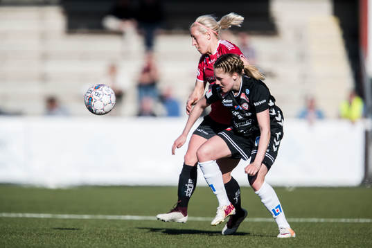 Limhamn Bunkeflos Mia Persson och Kristianstads målvakt
