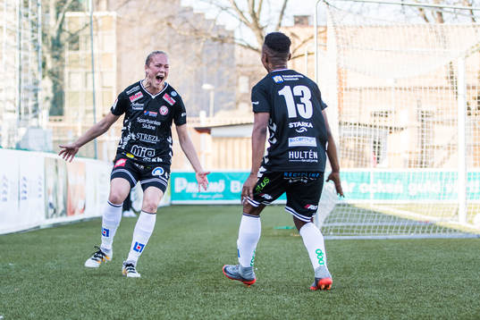 Kristianstads Therese Ivarsson jublar