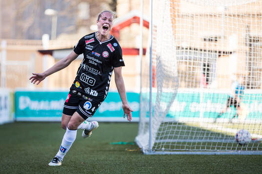Kristianstads Therese Ivarsson jublar