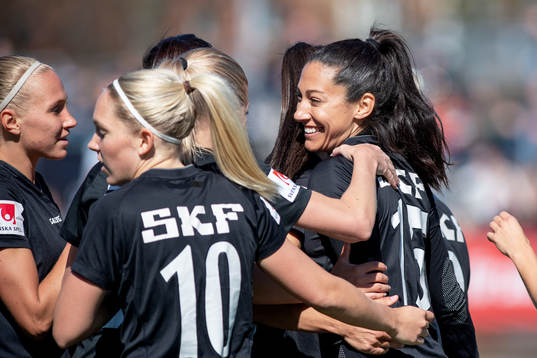 Göteborgs Christen Press jublar med lagkamrater