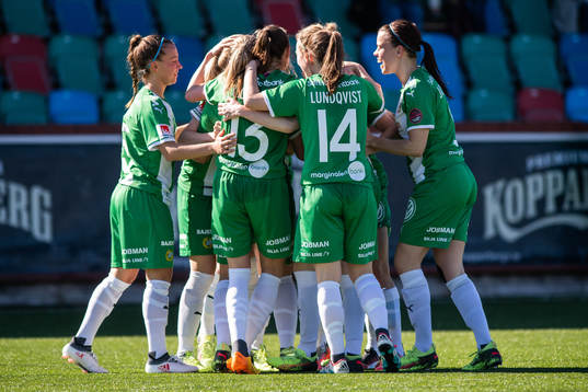 Hammarbys spelare jublar