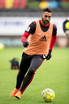 Östersunds Saman Ghoddos värmer upp