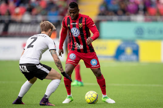 Örebros Daniel Björnquist och Östersunds Patrick Kpozo