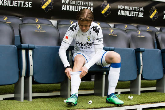 IFK Göteborgs August Erlingmark innan fotbollsmatchen i