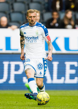 IFK Göteborgs Sebastian Eriksson med bollen