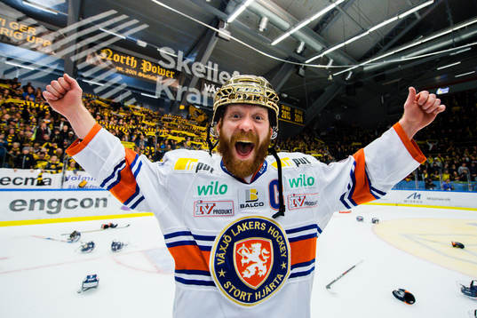 Växjös Liam Reddox  jublar