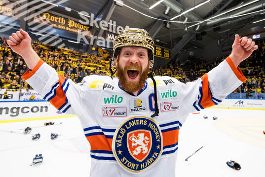 Växjös Liam Reddox jublar