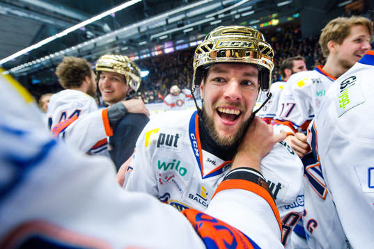Växjös Robert Rosén  jublar