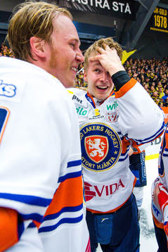 Växjös Elias Pettersson jublar