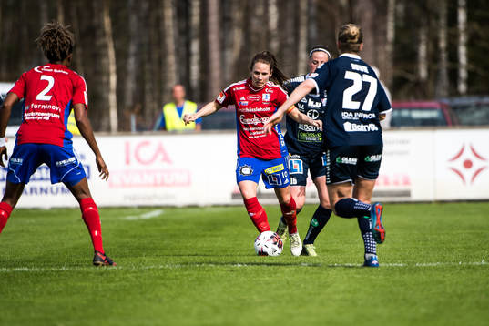 Vittsjös Johanna Andersson, Linköpings Nicoline Sörensen