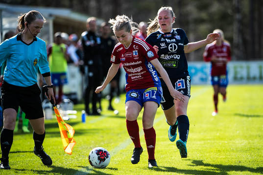 Vittsjös Amanda Persson  och Linköpings Frida Leonardsen