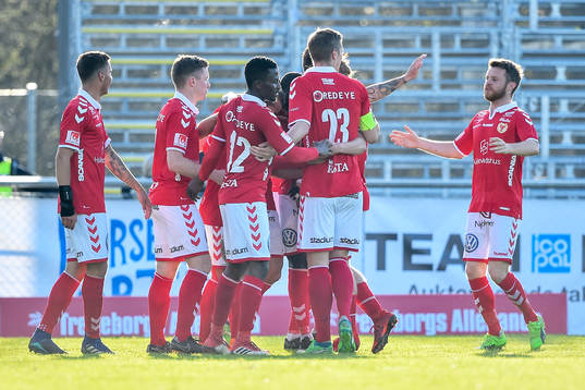 Kalmars Hiago Ramiro jublar med lagkamrater