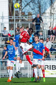 Kalmars Papa Alioune Diouf mot Trelleborgs Robin Nilsson
