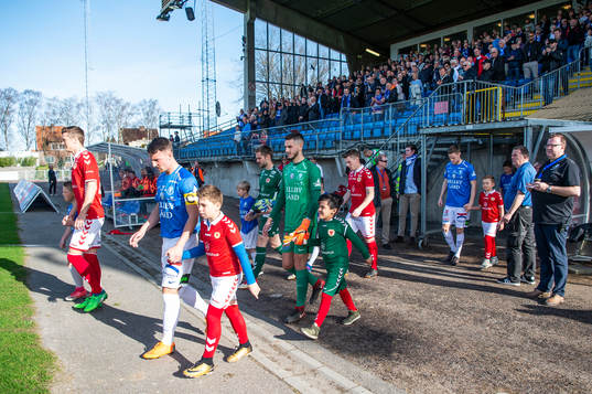 Trelleborgs och Kalmars spelare kommer ut innan