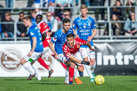 Kalmars Herman Hallberg mot Trelleborgs Deniz Hümmet