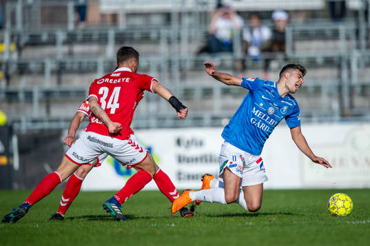 Kalmars Herman Hallberg mot Trelleborgs Deniz Hümmet