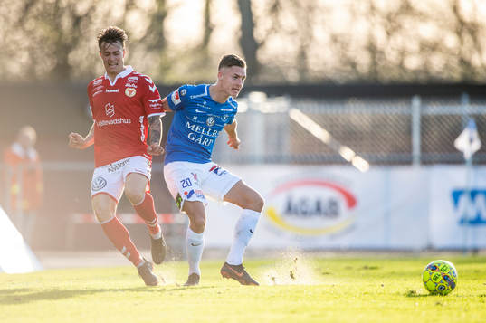 Kalmars Melker Hallberg mot Trelleborgs Felix Hörberg