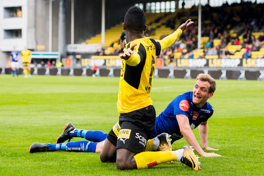 Ifeanyi Mathew of Lillestrøm and Kristoffer Løkberg of
