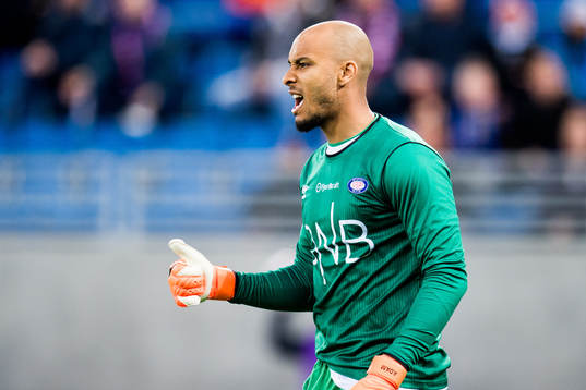 Goalkeeper Adam Larsen Kwarasey of Vålerenga